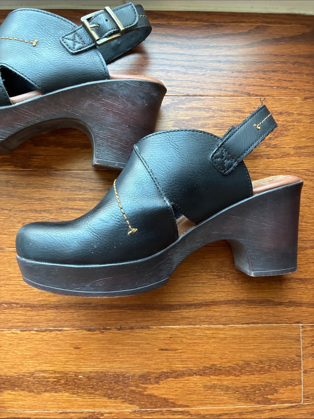 BOC Cecilia Black Faux-Leather Slingback Platform Clogs 8 - Picture 3 of 9